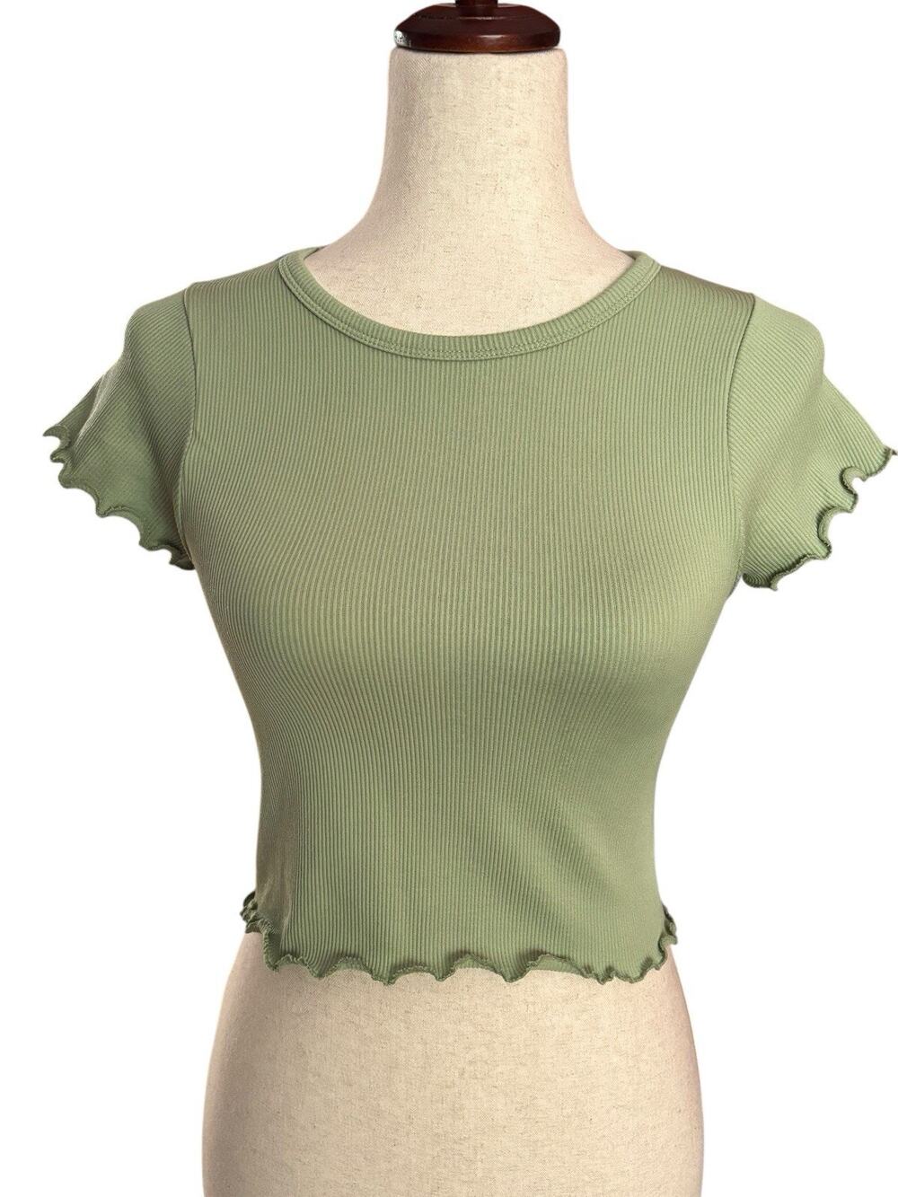 Scalloped Edge Top Fitted Ribbed Cropped Top Size S/M Stretch Love Poem NEW